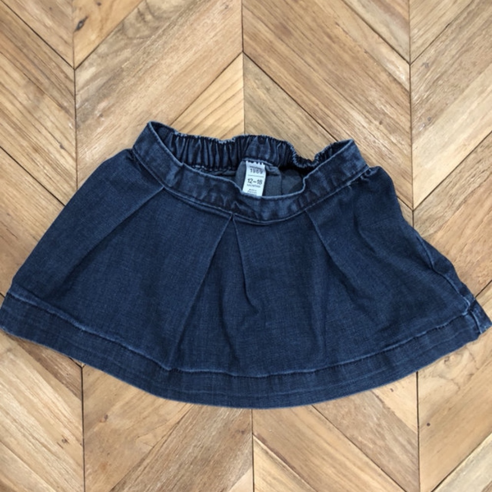 Gap Pleated Skirt